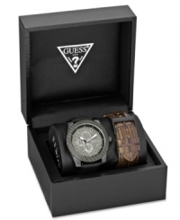 Change your look on the go with this interchangeable leather watch set from GUESS. Change your look on the go with this interchangeable leather watch set from GUESS.