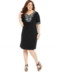 For chic casual style, Jones New York Signature's short sleeve plus size dress is a must-buy! For chic casual style, Jones New York Signature's short sleeve plus size dress is a must-buy!