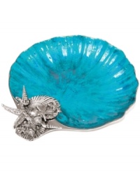 Seafood is always on the menu with the Coquilles scallop server from Star Home. Individually sculpted and finished by hand with shellfish and aqua accents, it lends whimsical charm to seaside homes. Seafood is always on the menu with the Coquilles scallop server from Star Home. Individually sculpted and finished by hand with shellfish and aqua accents, it lends whimsical charm to seaside homes.