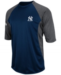 At home or on the road, show your true colors and support your favorite team with this color-blocked MLB New York Yankees shirt from Majestic. At home or on the road, show your true colors and support your favorite team with this color-blocked MLB New York Yankees shirt from Majestic.
