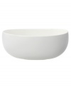 This graceful bowl is perfect for any large sides, salads or pastas. Customize your own table arrangement with other pieces from the sleek Urban Nature collection from Villeroy & Boch.