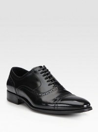 A modern classic, expertly constructed in sleek Italian leather.Leather upperLeather liningPadded insoleRubber soleMade in Italy A modern classic, expertly constructed in sleek Italian leather.Leather upperLeather liningPadded insoleRubber soleMade in Italy
