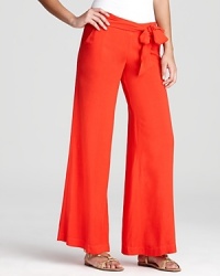 Work the season's boldly hued leg trend with these breezy Splendid pants, complete with a tie waist for feminine polish. Work the season's boldly hued leg trend with these breezy Splendid pants, complete with a tie waist for feminine polish.