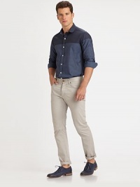 Destined to be a wardrobe favorite, this go-to trouser features a six pocket design with front and rear coin pocket, set in light washed, selvedge cotton.Six-pocket styleInseam, about 32CottonMachine washMade in USA