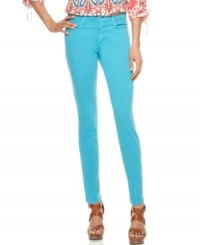 In a bright blue wash, these colored-denim Else Jeans skinny jeans are an absolute must-have for spring! In a bright blue wash, these colored-denim Else Jeans skinny jeans are an absolute must-have for spring!