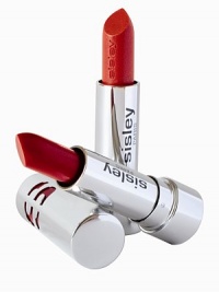 More color than lip gloss, more shine than lipstick. This glossy, ultra-luminous lipshine is creamy, imperceptible and ultra-comfortable. Extremely light and nourishing, with a treatment formula combining: Kokum and Mango butters to hydrate, protect and comfort (experience a +31% increase in hydration within 30 minutes); shiny and sheer polymers to smooth, contour and plump; sugar esters to comfort and shine. More color than lip gloss, more shine than lipstick. This glossy, ultra-luminous lipshine is creamy, imperceptible and ultra-comfortable. Extremely light and nourishing, with a treatment formula combining: Kokum and Mango butters to hydrate, protect and comfort (experience a +31% increase in hydration within 30 minutes); shiny and sheer polymers to smooth, contour and plump; sugar esters to comfort and shine.