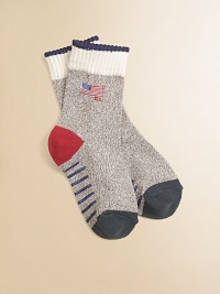 Cozy stretch cotton adorned with logo flag detail.67% cotton/24% nylon/4% other/3% rubber/2% spandexMachine washImported