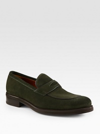 Casual classic expertly crafted from Italian calfskin leather with silver bit detail.Leather upperLeather liningPadded insoleRubber soleMade in Italy Casual classic expertly crafted from Italian calfskin leather with silver bit detail.Leather upperLeather liningPadded insoleRubber soleMade in Italy