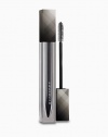 The gelled structure of Effortless Mascara helps obtain an airy texture and improved colour expression. Marine plant glycogen works like a natural lash extender, accelerating fiber growth and strengthening lashes. This fool-proof mascara allows for adjustable lash volume, from the most natural to the most sophisticated look.