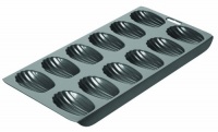 Chicago Metallic 26631 12-Cup Nonstick Madeleine Pan Chicago Metallic 26631 12-Cup Nonstick Madeleine Pan