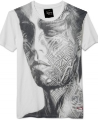 This graphic t-shirt from Rolling Stones will make an imprint on your summer casual style. This graphic t-shirt from Rolling Stones will make an imprint on your summer casual style.