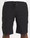 The perennially essential Outrigger short is crafted from crisp cotton poplin with utility details for the definition of athletic style.Drawstring tie waistSide slash, cargo pocketsInseam, about 11CottonMachine washImported