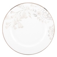 Paisley Bloom brings Marchesa's signature beaded accents to life on a tailored white bone dinnerware body. Silver mica and platinum decorate the rim for added appeal. The unique artistry of paisley and florals create a graceful tabletop collection that is romantic and refined, perfect for every dinner party. Paisley Bloom brings Marchesa's signature beaded accents to life on a tailored white bone dinnerware body. Silver mica and platinum decorate the rim for added appeal. The unique artistry of paisley and florals create a graceful tabletop collection that is romantic and refined, perfect for every dinner party.