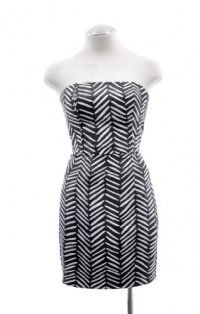 BCBG Generation Black White Printed Strapless Mini Dress 4 BCBG Generation Black White Printed Strapless Mini Dress 4