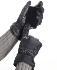 Quantum Touch leather palm technology provides conductivity within the leather that allows you to use most touch screen devices without taking off your gloves. Quantum Touch leather palm technology provides conductivity within the leather that allows you to use most touch screen devices without taking off your gloves.