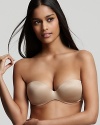 A soft and sleek strapless bra with detachable straps for two different looks.