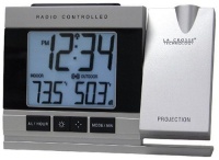 La Crosse Technology  WT-5220U-IT Projection Alarm Clock with Indoor/Outdoor Temperature