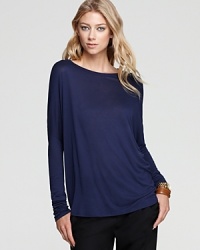 The casual wardrobe essential, this clean-cut Vince tee is the classic crewneck top for year-round ease. The casual wardrobe essential, this clean-cut Vince tee is the classic crewneck top for year-round ease.