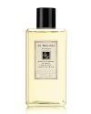 This enchanting essence, inspired by a sun-drenched morning in an English country garden, perfectly captures the scent of jasmine, lily, orange flower and rose on the morning breeze. An unexpected twist of soft and sensual wild mint stimulates the senses and teases the palette in this elegant and eccentric fragrance. White Jasmine & Mint Bath Oil gently fragrances and moisturizes the skin. Lush and softly foaming, it's pure relaxation.