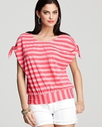 Get your spring wardrobe in line with this boldly striped Ella Moss tee. Get your spring wardrobe in line with this boldly striped Ella Moss tee.