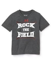 Crafted in a light, moisture-wicking fabric, this bold tee from Under Armour makes good on its promise to Rock the Field.