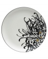 Bold florals inspired by 19th century Japanese textiles spring from the Chrysanthemum salad plates of this set of striking, graphic and stylish dinnerware. The dishes feature a bouquet of cream, charcoal and gold on everyday fine china that offers the cool, modern look and unparalleled durability of Denby.