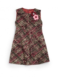 THE LOOKSleevelessFlower appliqués at frontConcealed back zip with hook-and-eye closureA-line silhouetteTHE MATERIALPolyesterFully linedCARE & ORIGINDry cleanImported THE LOOKSleevelessFlower appliqués at frontConcealed back zip with hook-and-eye closureA-line silhouetteTHE MATERIALPolyesterFully linedCARE & ORIGINDry cleanImported