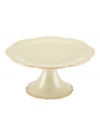 With fanciful beading and a feminine shape, this Lenox French Perle cake stand has an irresistibly old-fashioned sensibility. Hardwearing stoneware is dishwasher safe and, in a soft pistachio hue with antiqued trim, a graceful addition to dessert.