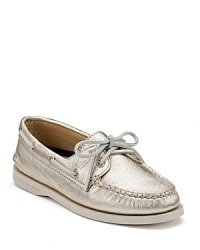 Metallic leather takes the classic boat shoes from the deck to the dock. Wear on and off the boat all summer and into the autumn for shimmering, nautical-inspired style. Metallic leather takes the classic boat shoes from the deck to the dock. Wear on and off the boat all summer and into the autumn for shimmering, nautical-inspired style.