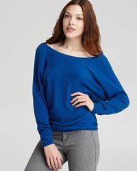 Vince masters the perfect sweater with a punchy hue and supple cashmere. Vince masters the perfect sweater with a punchy hue and supple cashmere.
