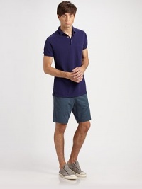 A classic American design with a three-button placket for everyday style.Three-button placketCottonMachine washImported A classic American design with a three-button placket for everyday style.Three-button placketCottonMachine washImported