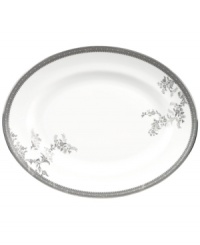 Inspired by the luxurious details that mark a Vera Wang gown, the Lace dinnerware and dishes set features a delicate, lace-patterned border in gleaming platinum. Inspired by the luxurious details that mark a Vera Wang gown, the Lace dinnerware and dishes set features a delicate, lace-patterned border in gleaming platinum.