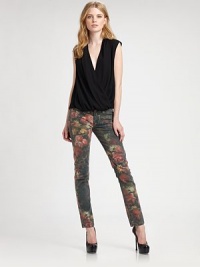 Strikingly flattering skinnies in a soft, washed floral print for that lived-in feel you crave. THE FITLow rise, about 7½Inseam, about 30THE DETAILSZip flyFive-pocket style92% cotton/7% polyester/1% spandexDry cleanImportedModel shown is 5'9 (175cm) wearing US size 2. Strikingly flattering skinnies in a soft, washed floral print for that lived-in feel you crave. THE FITLow rise, about 7½Inseam, about 30THE DETAILSZip flyFive-pocket style92% cotton/7% polyester/1% spandexDry cleanImportedModel shown is 5'9 (175cm) wearing US size 2.