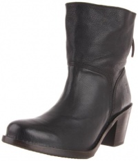 FRYE Women's Carmen Short Pull-On Boot FRYE Women's Carmen Short Pull-On Boot