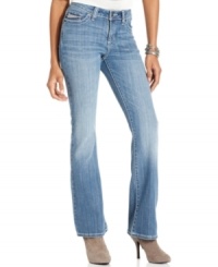 Modernize your denim look in these slightly bootcut-leg jeans from Lee Platinum, complete with a figure-flattering fit and light blue wash. Modernize your denim look in these slightly bootcut-leg jeans from Lee Platinum, complete with a figure-flattering fit and light blue wash.