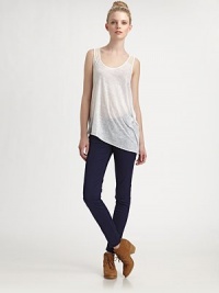 The easy fit of leggings in a goes-with-everything dark rinse denim.THE FITFittedRise, about 8Inseam, about 30THE DETAILSZip flyFive-pocket style96% cotton/4% roicaMachine washMade in USA of imported fabricModel shown is 5'10 (177cm) wearing US size 4. The easy fit of leggings in a goes-with-everything dark rinse denim.THE FITFittedRise, about 8Inseam, about 30THE DETAILSZip flyFive-pocket style96% cotton/4% roicaMachine washMade in USA of imported fabricModel shown is 5'10 (177cm) wearing US size 4.
