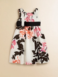 An eye-catching print in a color palette that represents Lilly Pulitzer's aesthetic lends a girly touch to this full skirted, sleeveless frock.ScoopneckSleevelessConcealed back zipperSolid waistband with bow detailFull skirtFully lined88% cotton/12% metallic threadsHand washImported An eye-catching print in a color palette that represents Lilly Pulitzer's aesthetic lends a girly touch to this full skirted, sleeveless frock.ScoopneckSleevelessConcealed back zipperSolid waistband with bow detailFull skirtFully lined88% cotton/12% metallic threadsHand washImported