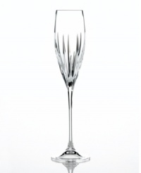 Sublime elegance meets dazzling sparkle in Princess, a flute from the designer synonymous with stylish refinement, Vera Wang. A pattern of vertical cuts follows a flawlessly smooth crystal curve from bowl to stem. Sublime elegance meets dazzling sparkle in Princess, a flute from the designer synonymous with stylish refinement, Vera Wang. A pattern of vertical cuts follows a flawlessly smooth crystal curve from bowl to stem.