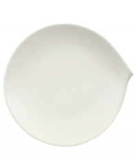 Reshape modern tables with the Flow salad plate from Villeroy & Boch. A fluid, asymmetrical design in white fine china offers unconventional elegance for every meal and occasion. Reshape modern tables with the Flow salad plate from Villeroy & Boch. A fluid, asymmetrical design in white fine china offers unconventional elegance for every meal and occasion.