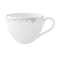 White Lace bone china is characterized by its diverse series of borders all rendered in precious platinum. The classic combination of platinum and white radiates on the table. A truly classic look.