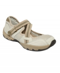 Stay on your toes, no matter the conditions, with the Skipper sneakers by Khombu. A waterproof mesh upper and foot bed built for water sports make these shoes ideal for unpredictable terrain. Stay on your toes, no matter the conditions, with the Skipper sneakers by Khombu. A waterproof mesh upper and foot bed built for water sports make these shoes ideal for unpredictable terrain.