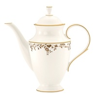 The luscious chocolate and gold motif of Golden Bough is a glamorous addition to the dinner table. Bold and alluring, each piece is graced with the delicate design of golden leaves. The very romantic twirl of the vine and leaves showcases Lenox artistry at its finest. The luscious chocolate and gold motif of Golden Bough is a glamorous addition to the dinner table. Bold and alluring, each piece is graced with the delicate design of golden leaves. The very romantic twirl of the vine and leaves showcases Lenox artistry at its finest.