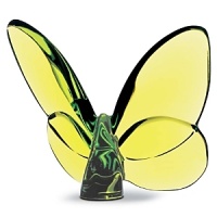 Whether as a place setting, a gift or a decorative item, the charming crystal lucky butterfly emanates a sense of happiness and hope. Whether as a place setting, a gift or a decorative item, the charming crystal lucky butterfly emanates a sense of happiness and hope.