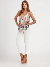 Curve-hugging stretch denim in a bright white wash, cropped just above the ankle.THE FITSkinny fitMedium rise, about 8Inseam, about 26THE DETAILSZip flyFive-pocket style70% tencel/28% cotton/2% elastaneMachine washMade in USA of imported fabricModel shown is 5'8½ (174cm) wearing US size 4. Curve-hugging stretch denim in a bright white wash, cropped just above the ankle.THE FITSkinny fitMedium rise, about 8Inseam, about 26THE DETAILSZip flyFive-pocket style70% tencel/28% cotton/2% elastaneMachine washMade in USA of imported fabricModel shown is 5'8½ (174cm) wearing US size 4.