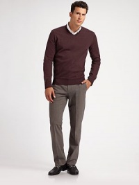 A new standard in menswear dressing, shaped from luxurious Scottish cashmere. V-neckRibbed detailCashmereDry cleanImported