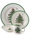 The most cherished symbol of the season adorns Spode's 4-piece place settings: The Christmas tree! With a festive green border and irresistibly colorful detail, this set is the perfect gift for your favorite collector.