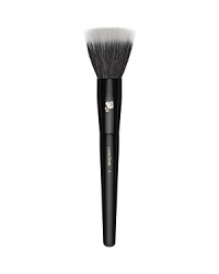 This unique brush features synthetic and natural bristles for versatile effects. Provides the lightest application of highlighters, blush and face powders for a flawless, professional look.