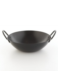 Steam, simmer, saute... serve up something sensational! This everyday chef's companion is perfect for stir fries, omelets and more with a nonstick interior that lets go of food fast. Steam, simmer, saute... serve up something sensational! This everyday chef's companion is perfect for stir fries, omelets and more with a nonstick interior that lets go of food fast.