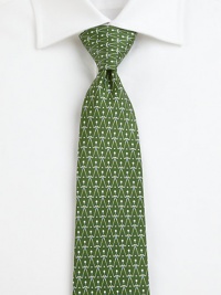 The perfect silk tie for the golf enthusiast who has a penchant for the finer things in life.SilkDry cleanMade in Italy The perfect silk tie for the golf enthusiast who has a penchant for the finer things in life.SilkDry cleanMade in Italy