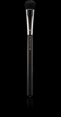 MAC Cosmetics 227 Large Fluff Brush MAC Cosmetics 227 Large Fluff Brush